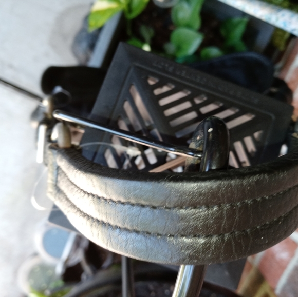 LADIES VINTAGE SATCHEL BAG BY PRADA - Picture 7 of 7